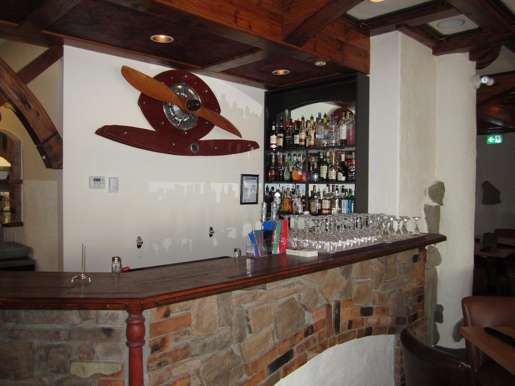 The Pine Inn Chetwynd Buitenkant foto